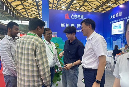 CISMA2025現(xiàn)場(chǎng)直擊 | 大島機(jī)械集團(tuán)展位人氣爆棚，超高速絎繡機(jī)引全球客商矚目